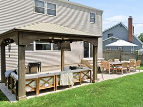12 Westbrook Lane, Smithtown NY 11787