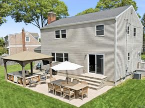 12 Westbrook Lane, Smithtown NY 11787