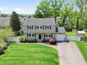 12 Westbrook Lane, Smithtown NY 11787