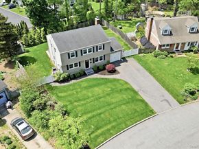 12 Westbrook Lane, Smithtown NY 11787