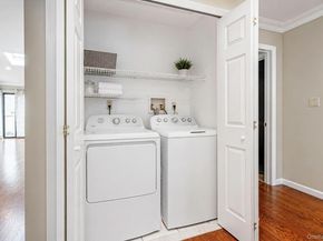 19 The Circle 19, Glen Head NY 11545