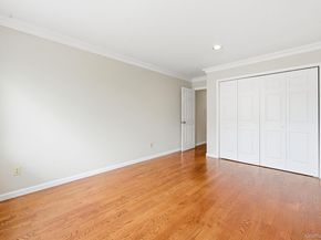 19 The Circle 19, Glen Head NY 11545