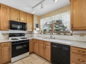 207 N Forest Avenue, Rockville Centre NY 11570