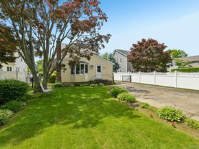 207 N Forest Avenue, Rockville Centre NY 11570