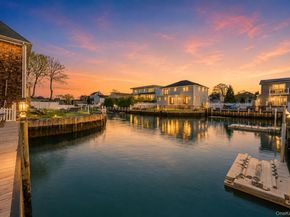 2 Sutton Place, Massapequa NY 11758