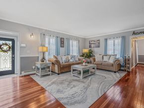 2 Sutton Place, Massapequa NY 11758