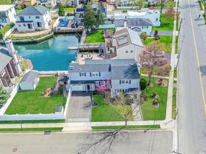 2 Sutton Place, Massapequa NY 11758