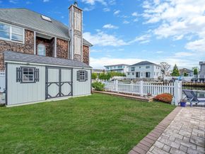 2 Sutton Place, Massapequa NY 11758