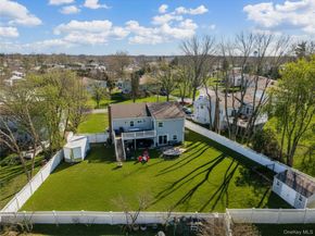 7 Dunhill Road, Manhasset Hills NY 11040