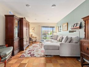 248 Mariners Way, Copiague NY 11726