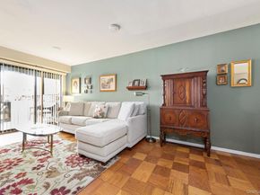 248 Mariners Way, Copiague NY 11726