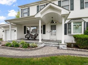4 Westbury Avenue, Plainview NY 11803