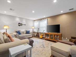 4 Westbury Avenue, Plainview NY 11803