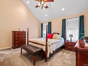 4 Westbury Avenue, Plainview NY 11803
