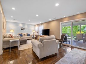 4 Westbury Avenue, Plainview NY 11803