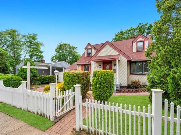 110 Penataquit Avenue, Bay Shore NY 11706