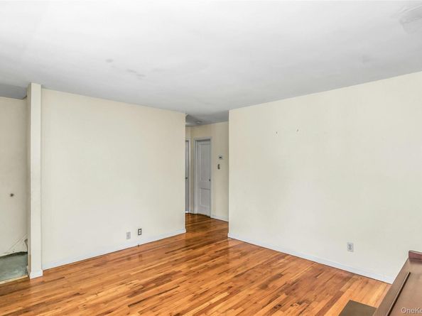 735 Muncey Road, West Islip NY 11795
