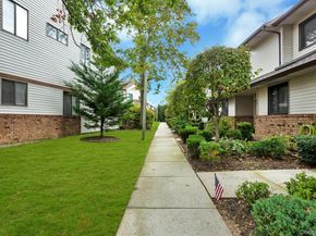 65 Cottonwood Court, Wantagh NY 11793
