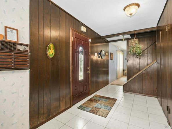 16 Sycamore Lane, Levittown NY 11756