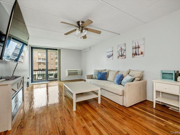 750 W Broadway 3M, Long Beach NY 11561