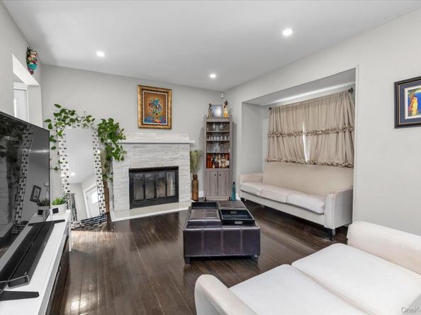 4 Lido Parkway, Lindenhurst NY 11757