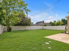 4 Lido Parkway, Lindenhurst NY 11757