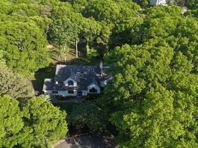 8 Lorraine Court, Medford NY 11763