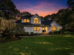 8 Lorraine Court, Medford NY 11763