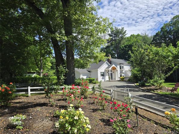 249 Cold Spring Road, Syosset NY 11791