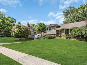5 Simpson Drive, Old Bethpage NY 11804