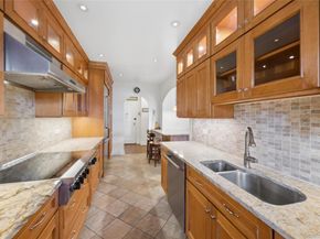 162-21 Powells Cove Boulevard 2R, Beechhurst NY 11357