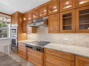 162-21 Powells Cove Boulevard 2R, Beechhurst NY 11357