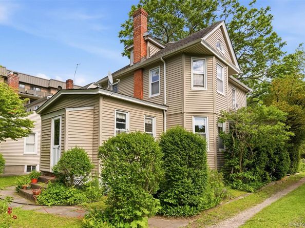 149 Maple Avenue, Westbury NY 11590