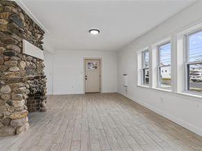 3322 Parkway Drive, Baldwin NY 11510