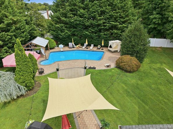 703 Lincoln Avenue, Sayville NY 11782