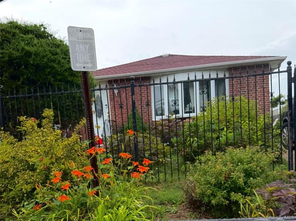 74 E 5th Street, Huntington Station NY 11746