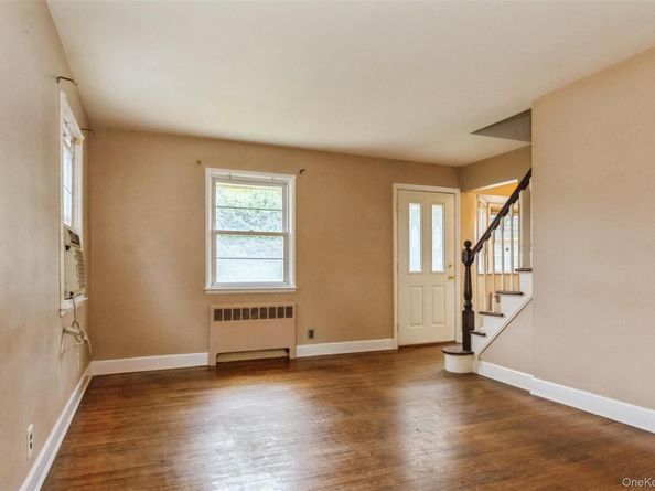 5 Cambridge Street, Malverne NY 11565