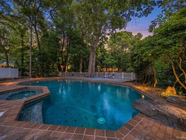2 Rawlings Drive, Melville NY 11747