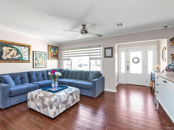 146 Saint Marks Place, Massapequa NY 11758