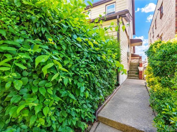 61-20 156th Street, Flushing NY 11367