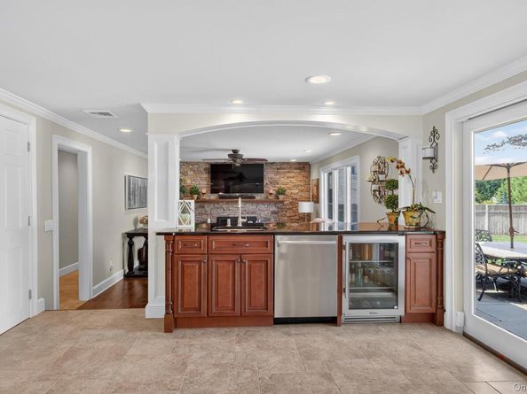 4 Cori Lane, East Northport NY 11731