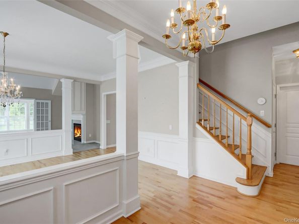 4 Oakhurst Court, Mount Sinai NY 11766