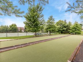 4 Oakhurst Court, Mount Sinai NY 11766
