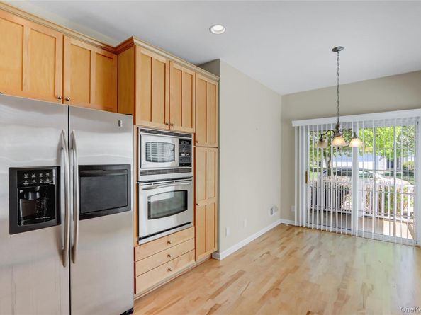 4 Oakhurst Court, Mount Sinai NY 11766