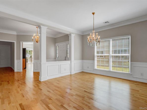 4 Oakhurst Court, Mount Sinai NY 11766