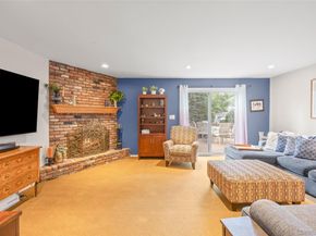 36 Southwick Court S, Plainview NY 11803