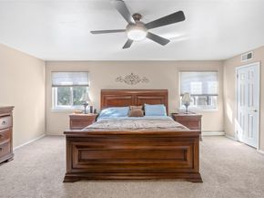 36 Southwick Court S, Plainview NY 11803