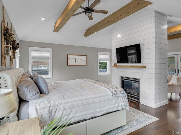 24 Coles Place, Northport NY 11768