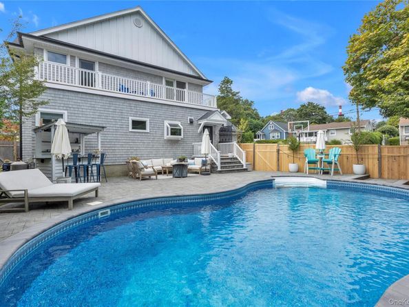 24 Coles Place, Northport NY 11768