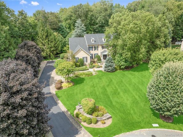 17 Quaker Meeting House Road, Armonk NY 10504